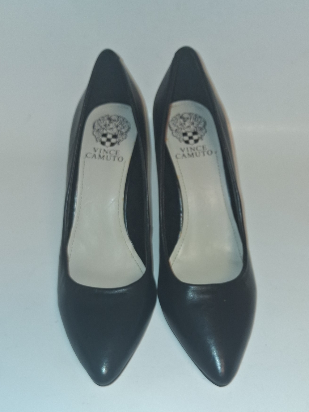 Vince Camuto Black Leather Pointed Toe Pumps. 8.5